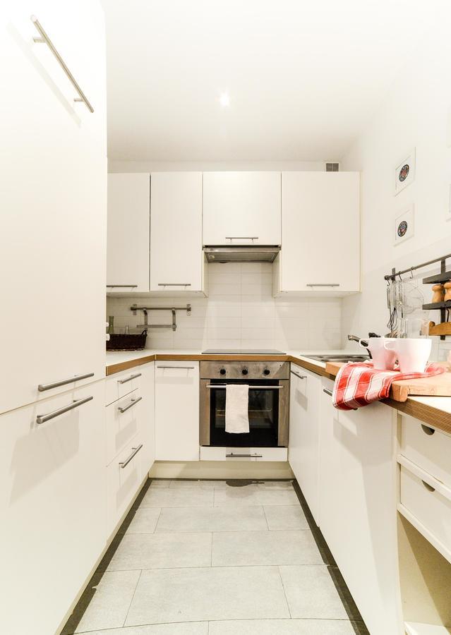Sunny Apartment In Old Town Varşova Dış mekan fotoğraf
